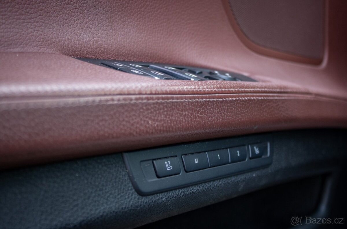 BMW 750d xDrive | 2017 | servis, výborný stav - 9