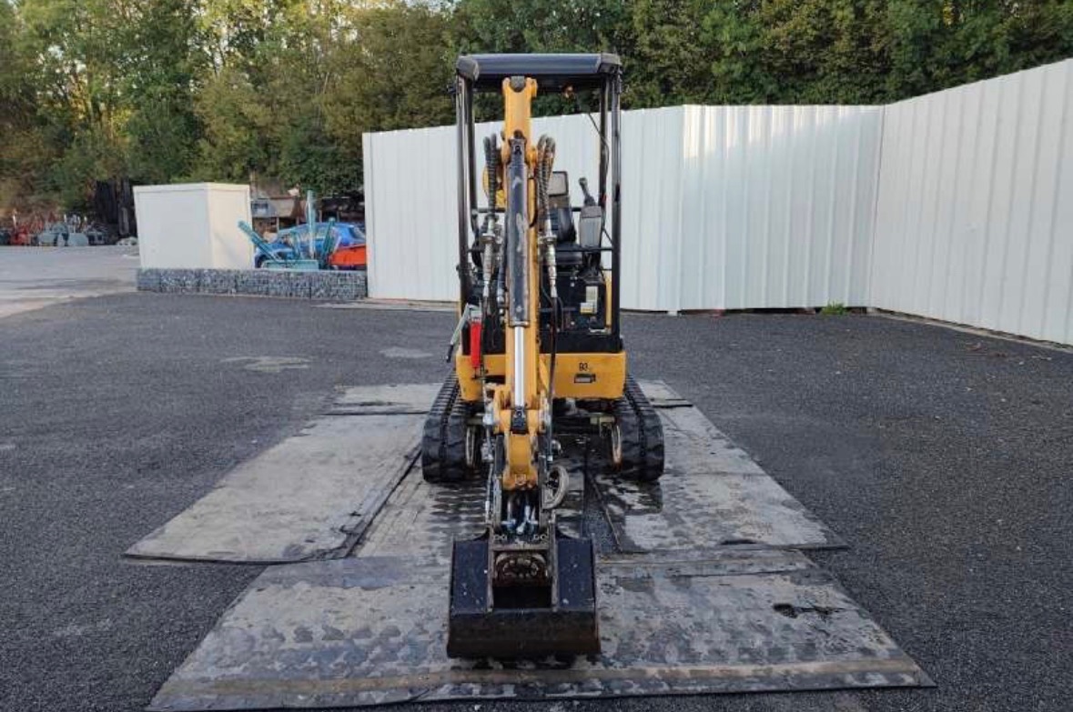CATERPILLAR 301.7D CR – MINI BAGr – TOP STAV - 9