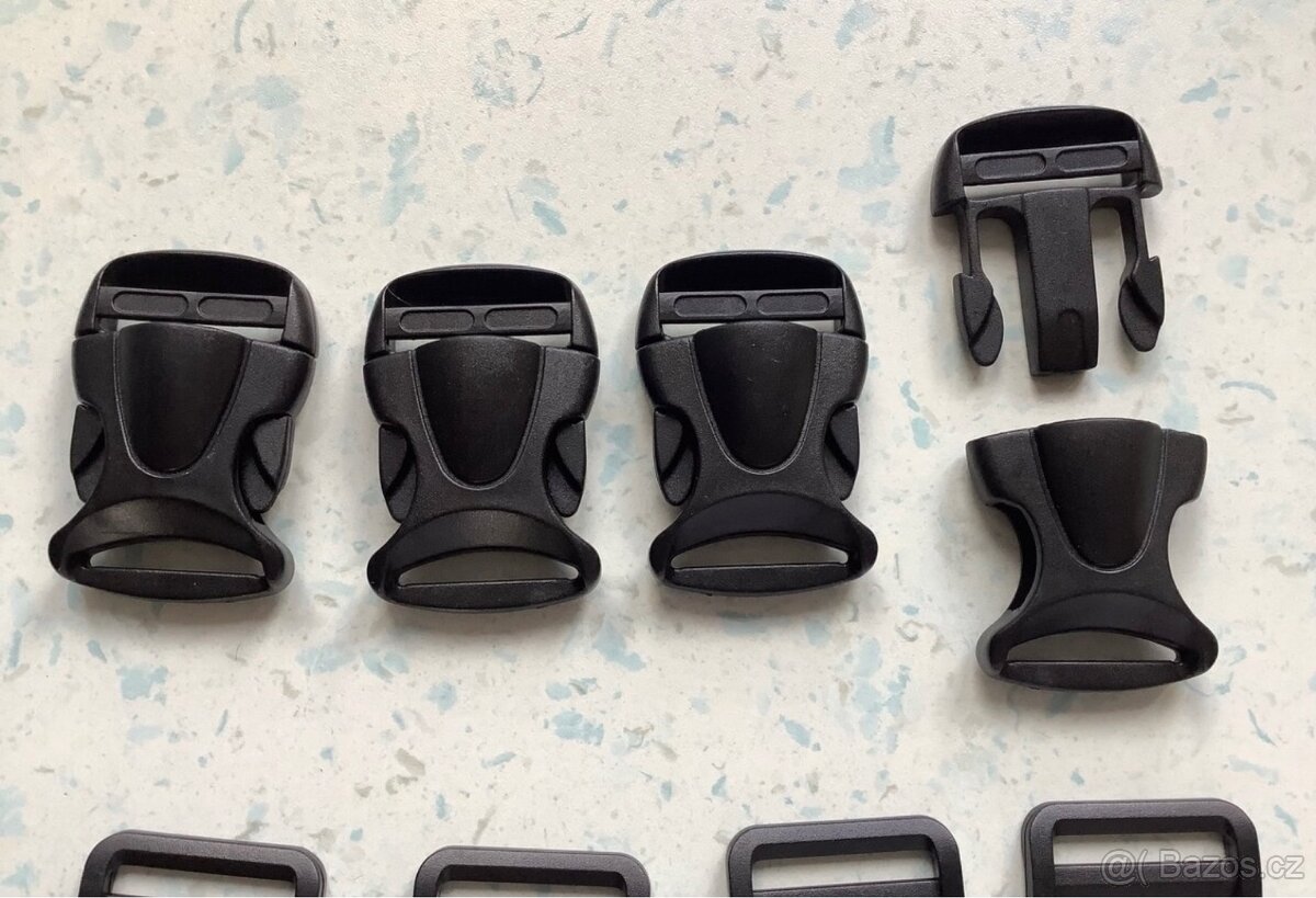 Metráž, látky + přezky na batoh - 9