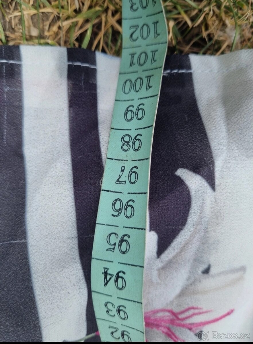 Lehké vzdušné šaty. M 38 10 - 9