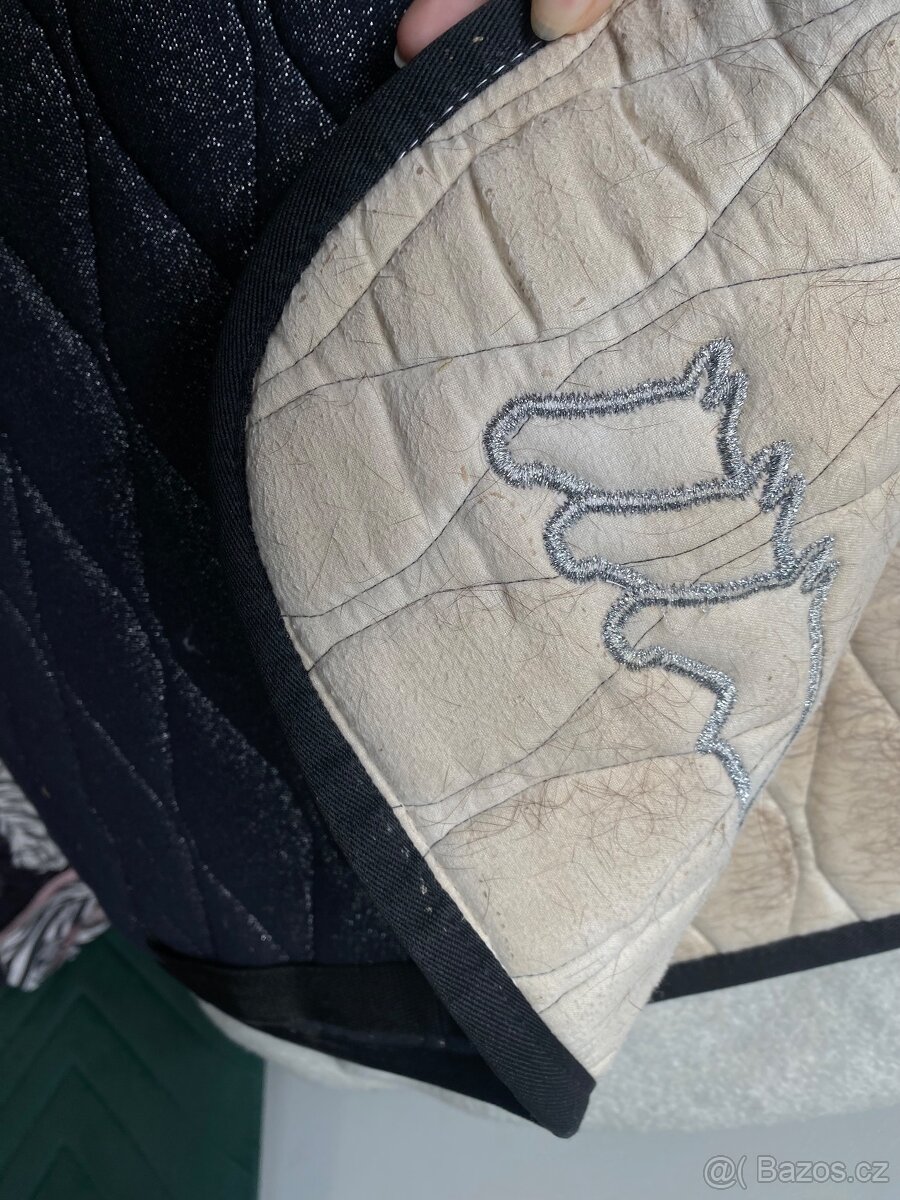 Krásná Podsedlová dečka EQUILINE diamac logo VS black-třpyt. - 9