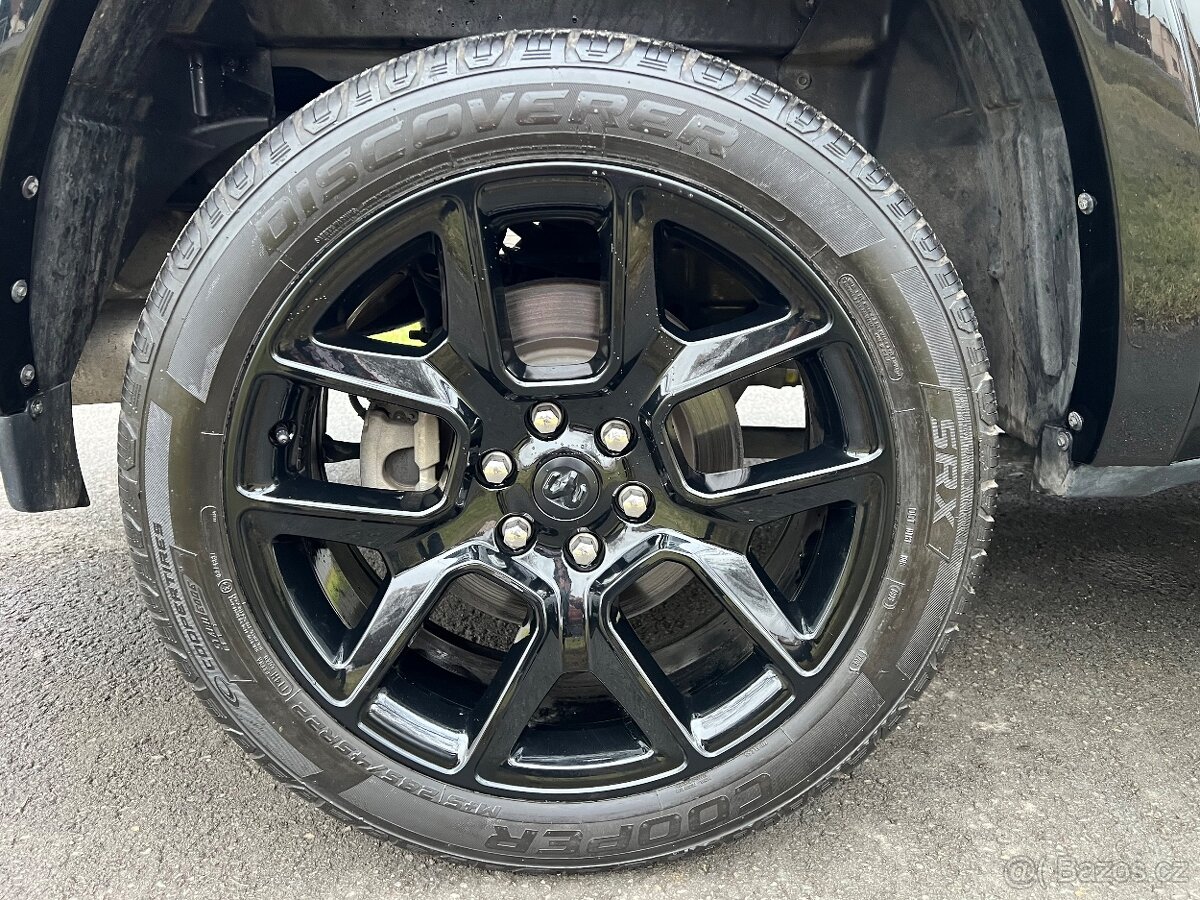 Dodge RAM Night-paket, 2022, 5.7l, TOP stav - 9