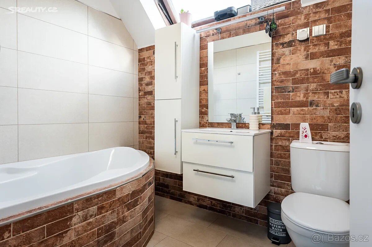 Dům s rodinným kempem - 9