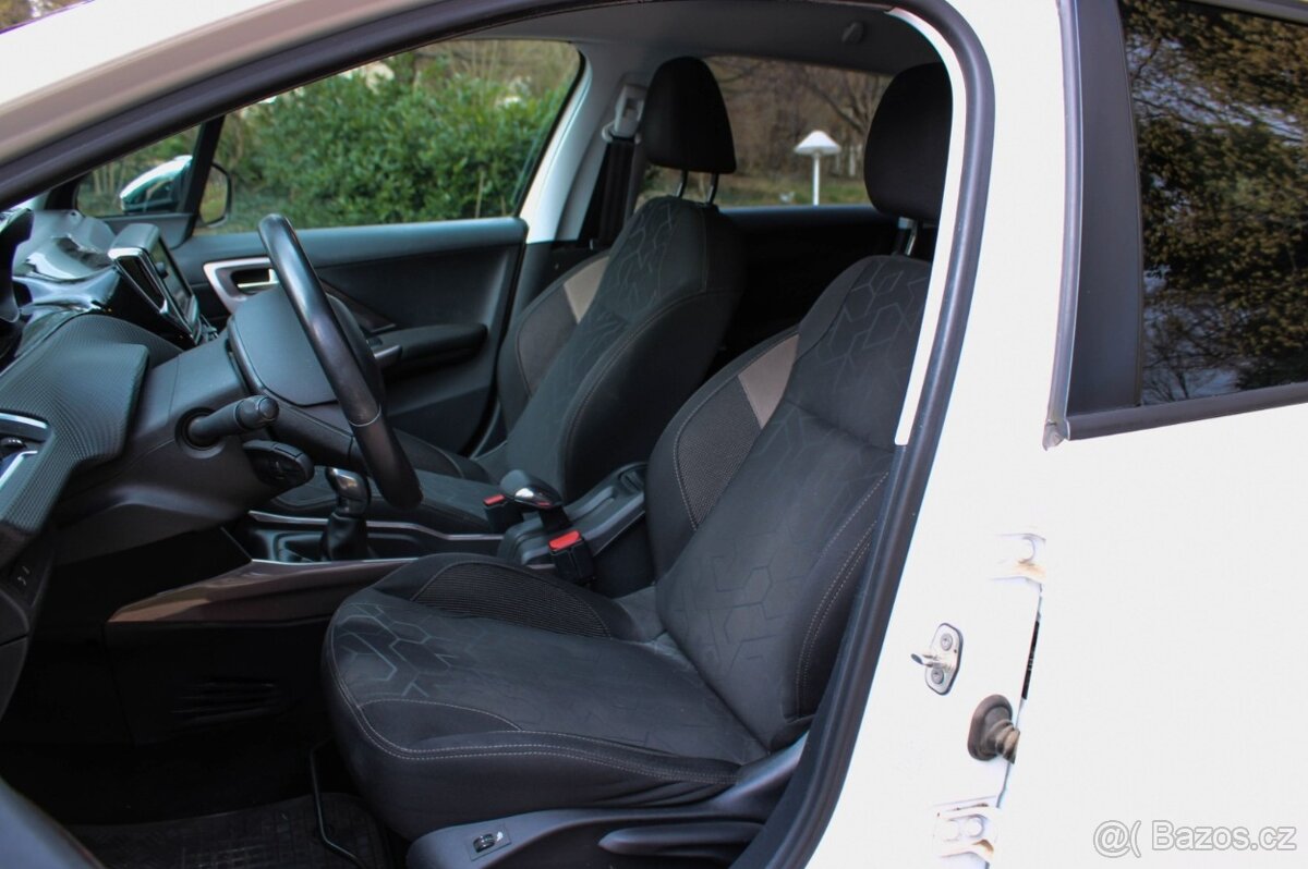 Peugeot 2008 1.2 PureTech Style - 9