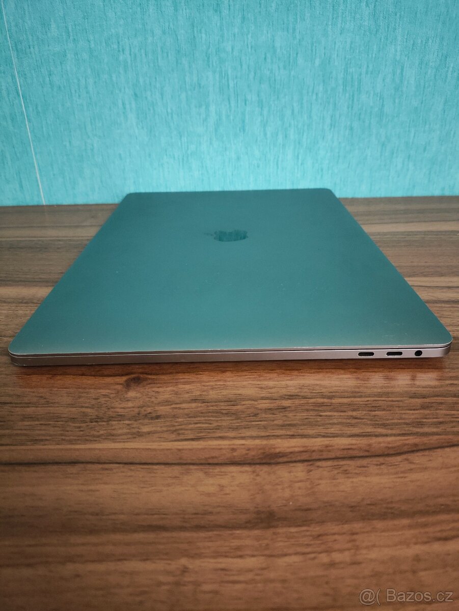 MacBook Pro 15 2016 | i7 • 16GB • 1TB SSD - 9