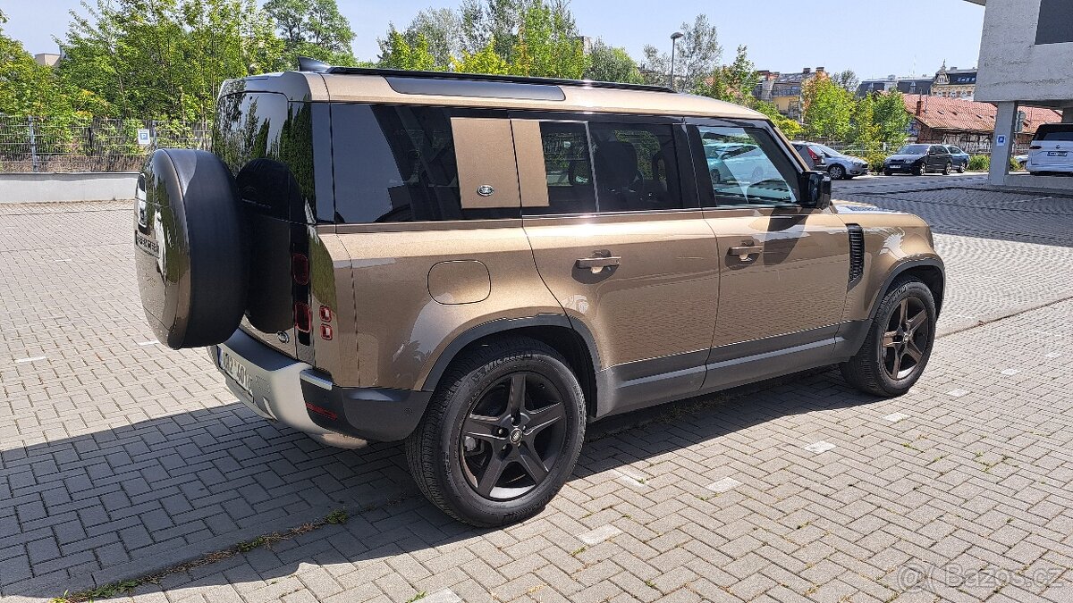 Land Rover Defender, 110 D300 - 9