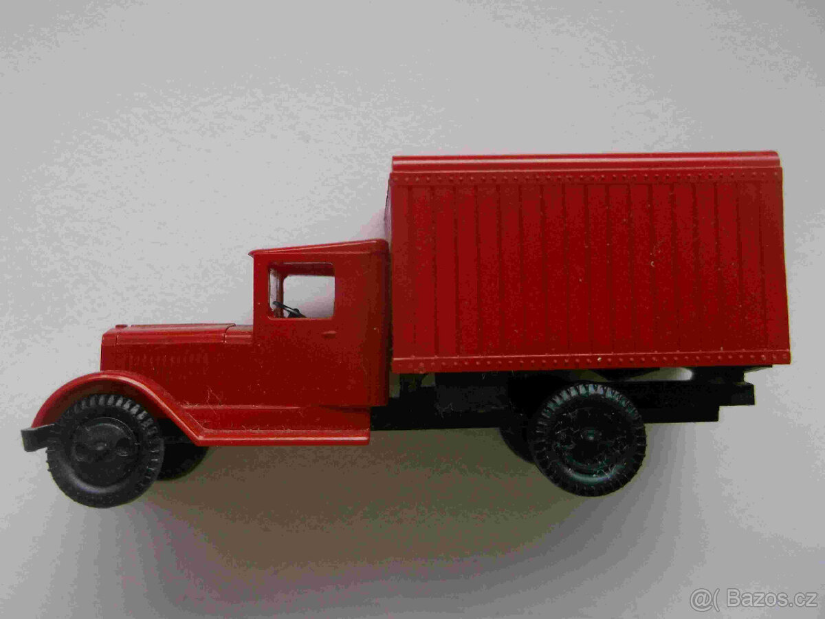 Predam historicke ruske plastikove modely ZIL AAA v 1:87 - 9