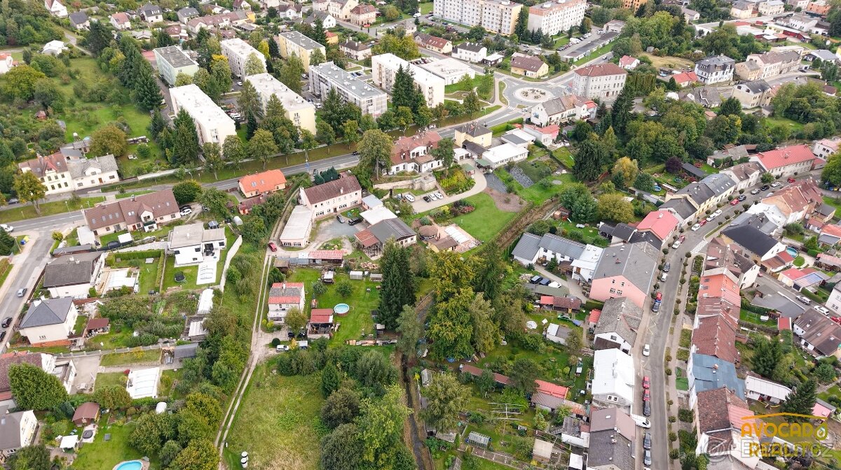 Perfektně situovaný pozemek v centru Dvora Králové - 9