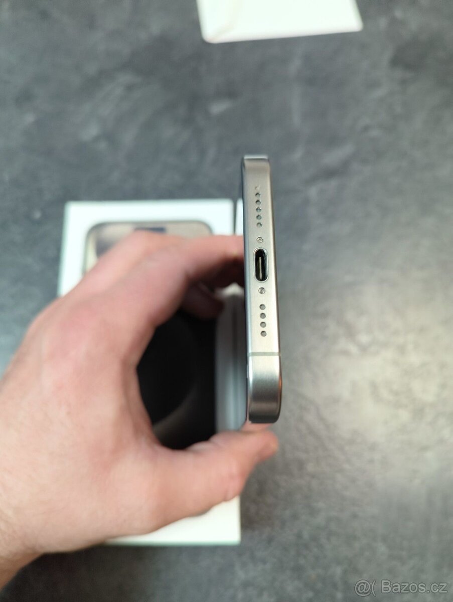 iPhone 15 Pro Max 256GB - 9