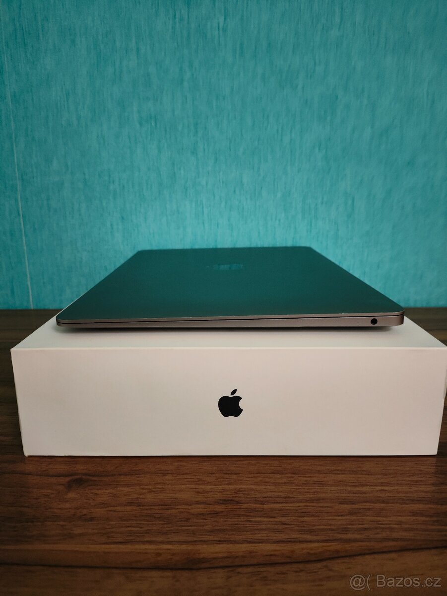 MacBook Air 2020 | i3 • 8GB • 256GB SSD - 9