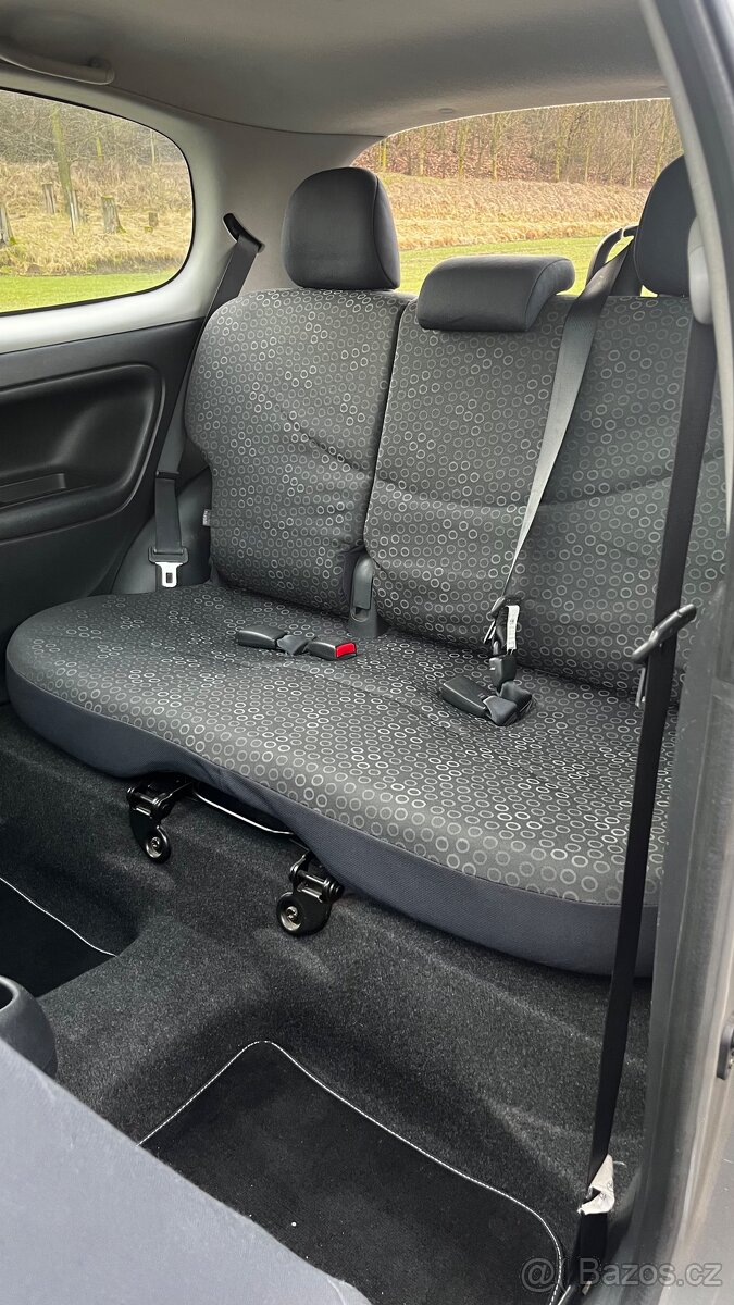 Toyota Yaris 2003 - 9