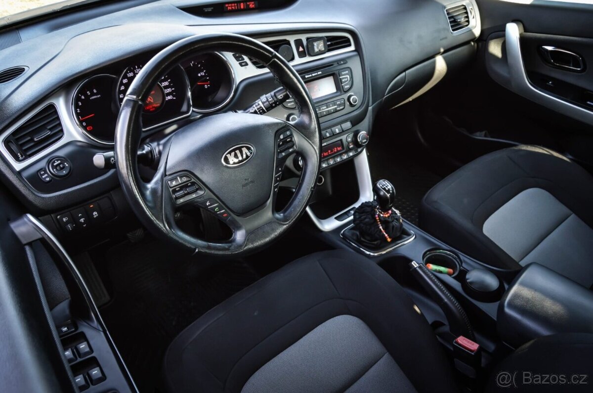 Kia Ceed 1.6 CRDi 81kW 2012 • 6 rýchlostí • Tempomat • - 9