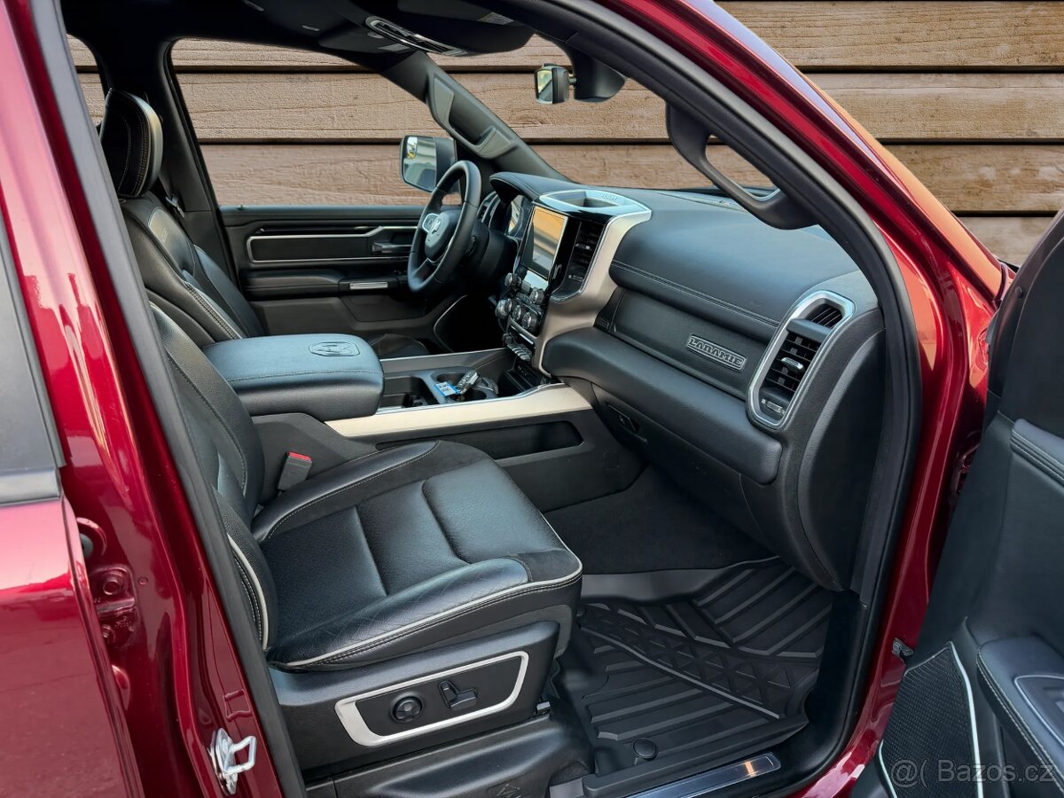 DODGE RAM LARAMIE LONGBED HEMI - 9