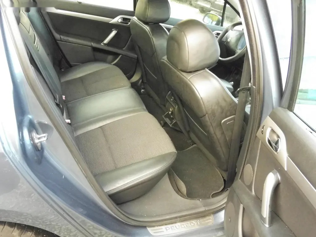 Peugeot 407, 2,2 125 kW - 9