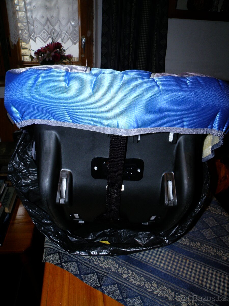 Autosedačka a další doplňky - 9