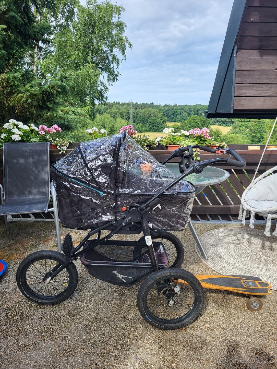 Sportovní kočárek značky TFK - 9