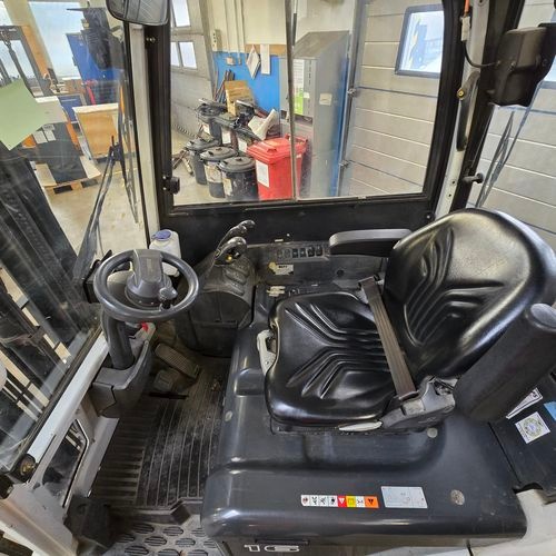 Nissan aku 1600kg třikolový - 9