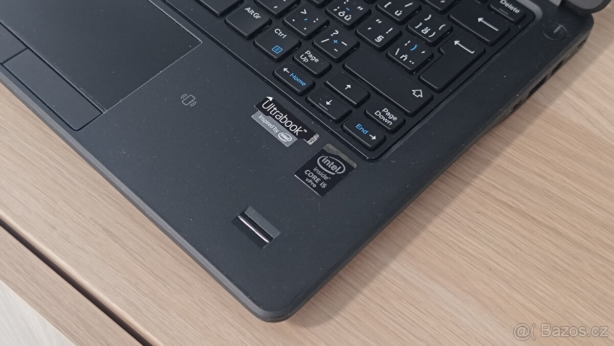 12,5" ultrabook Dell Latitude 7250 Core-i5,SSD,nová baterie - 9