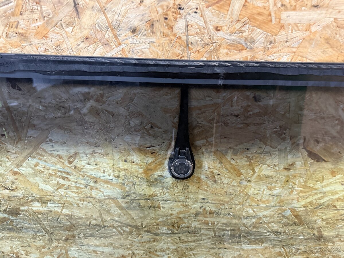 ČELNÍ OKNO AUDI Q7 4L - 9