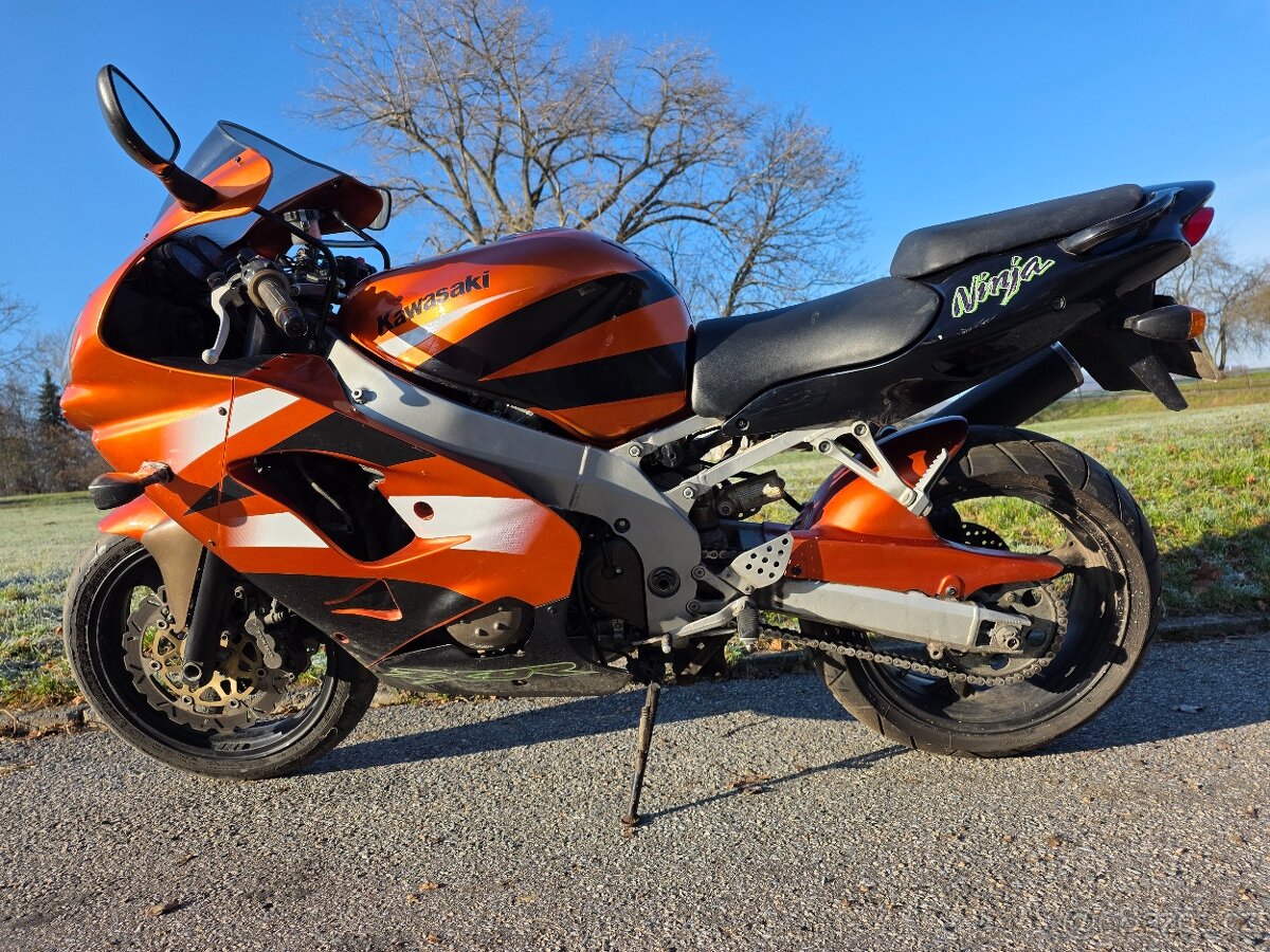 Kawasaki ZX9R - 9