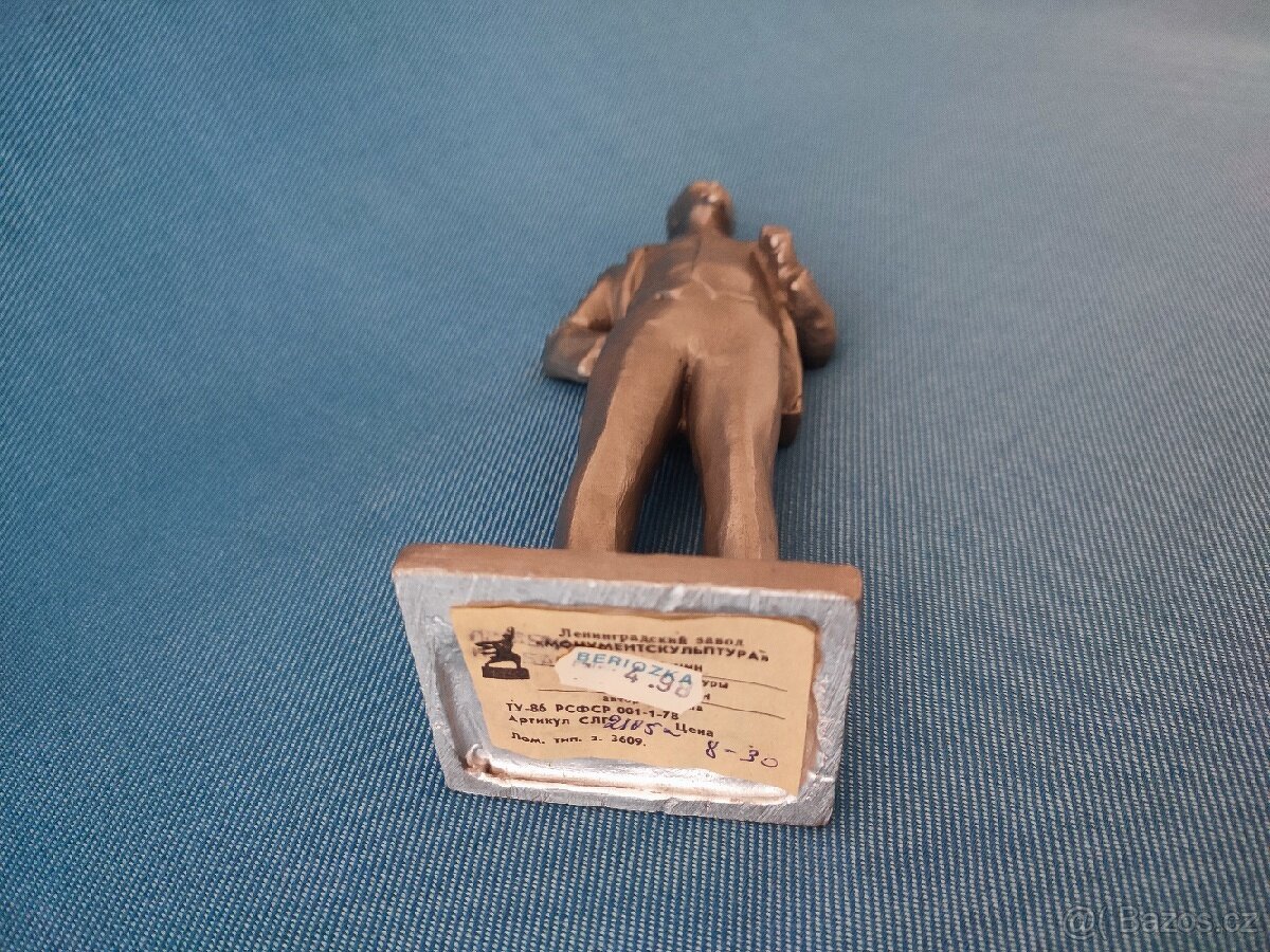 STAROŽITNÁ KOVOVÁ SOCHA V.I.LENINA. - 9