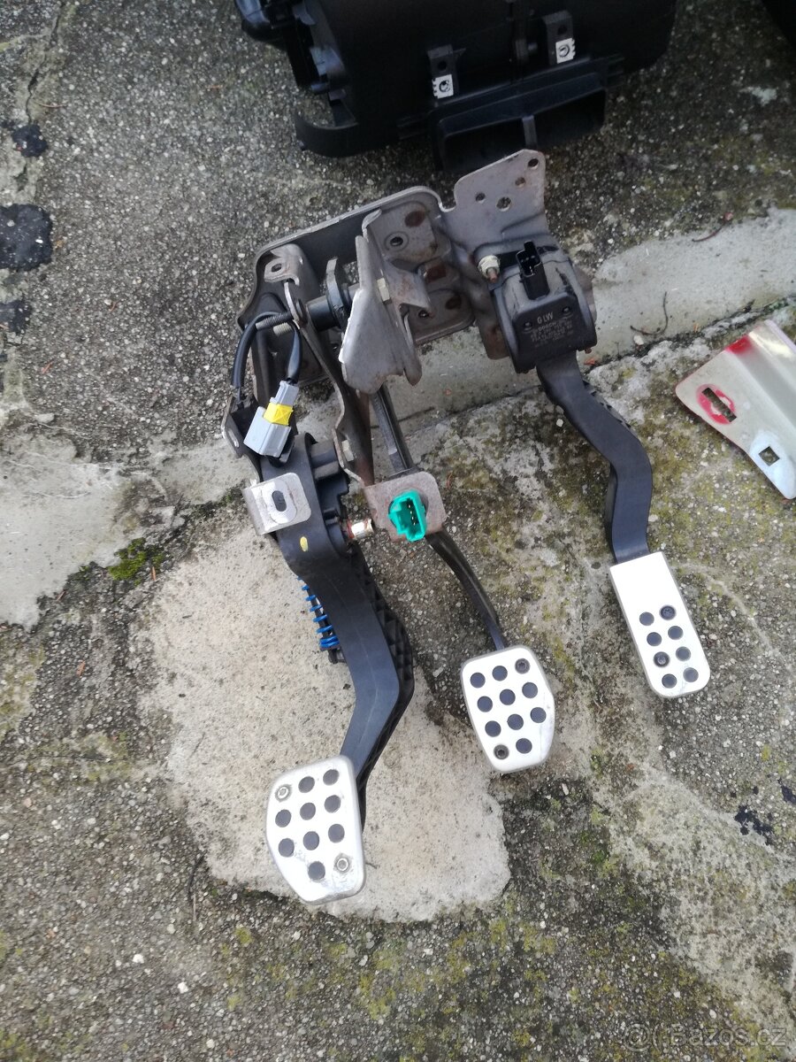 Citroen C4 Coupe 1.6 HDI 110 FAP LOEB - náhradní díly LEVNĚ - 9