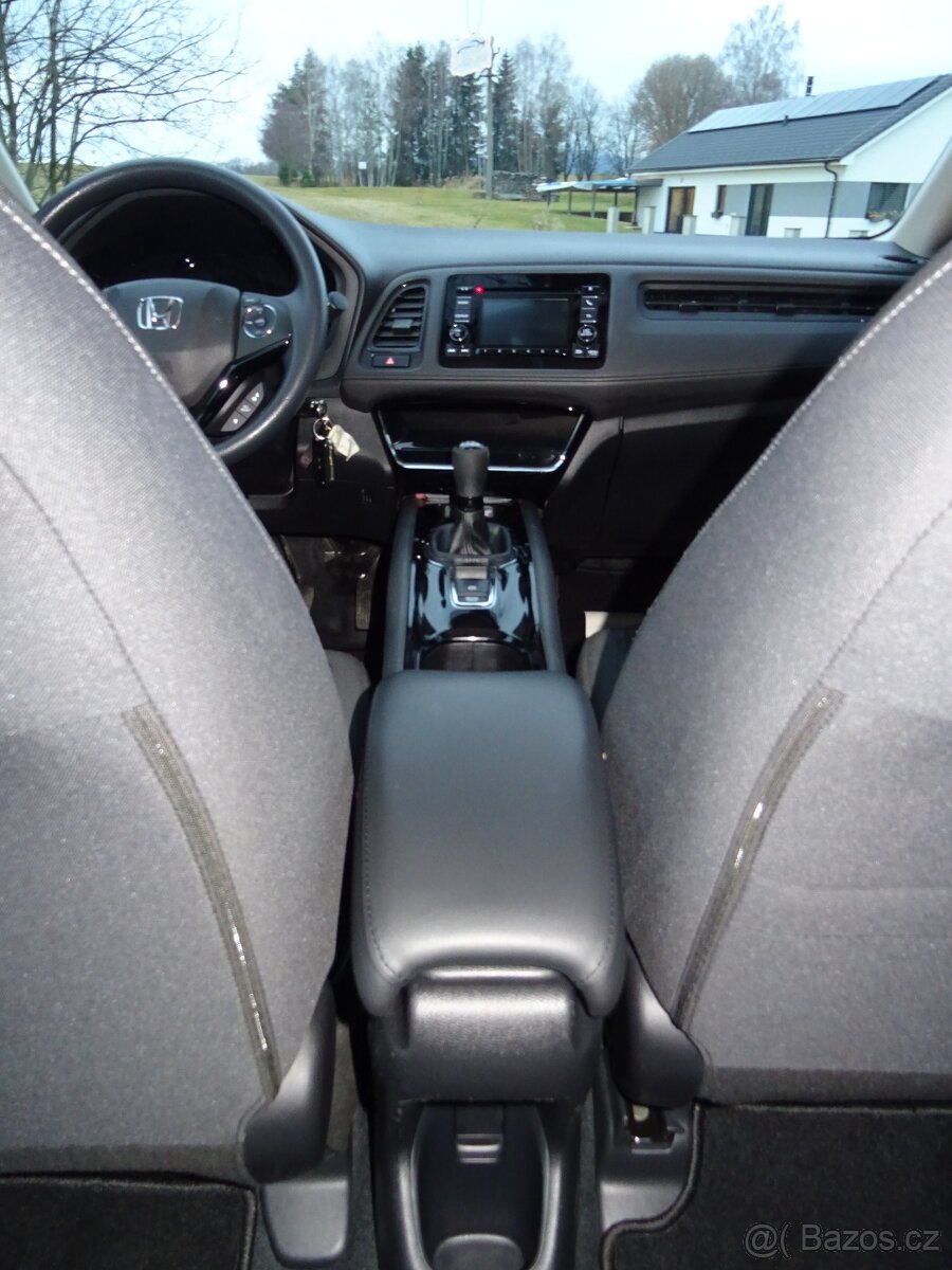 Honda HR-V 1.5 i-VTEC 1.maj.2x originál alu kola, pěkná výb. - 9
