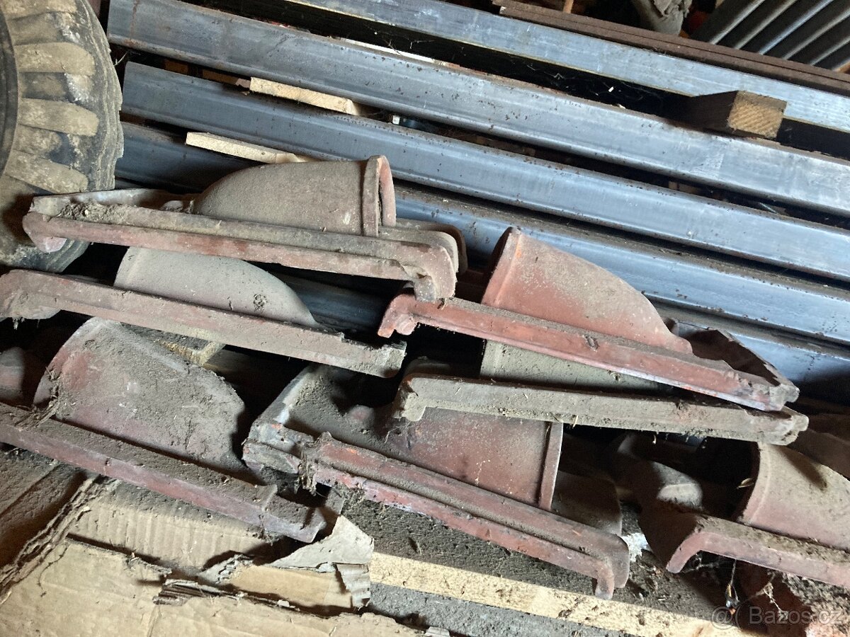 TAŠKY NA STŘECHU - 9