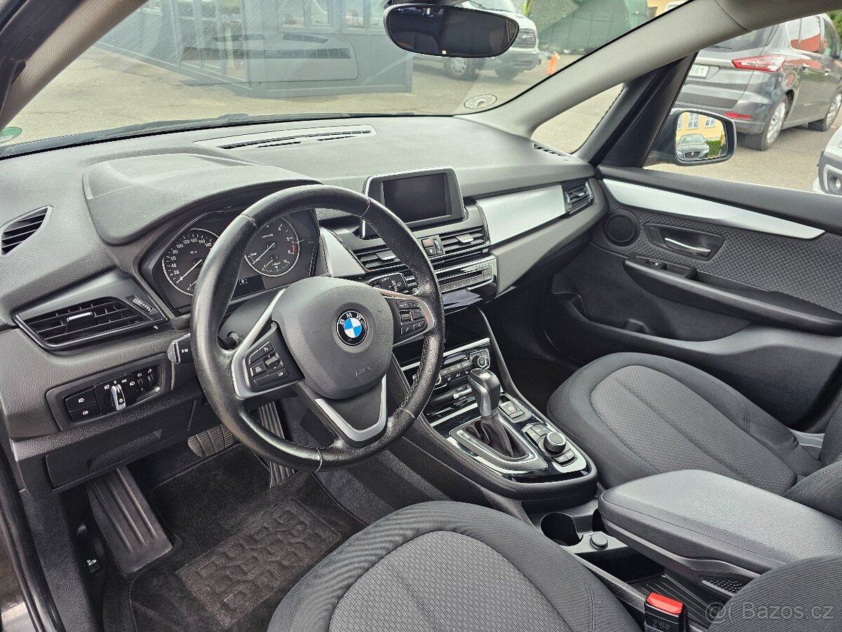 BMW 220D 140kW 2017 ACTIVE TOURER,VÝHŘEVY,SENZORY,TEMPOMAT - 9