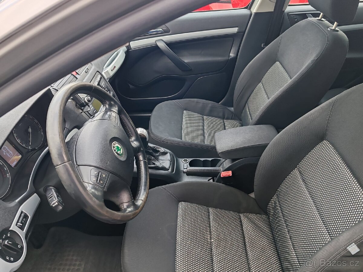 Škoda Octavia
2.0TDI scout - 9