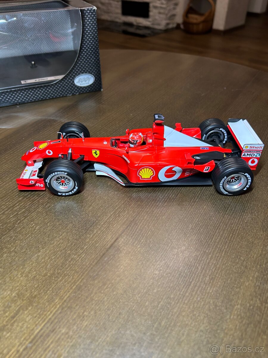Ferrari F 2001 1:18 - 9