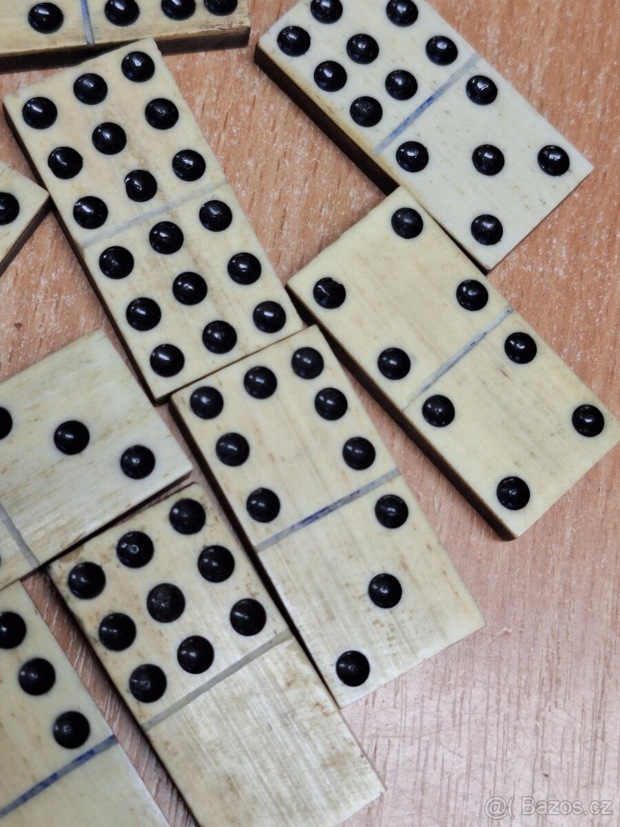 Domino starožitné - 9