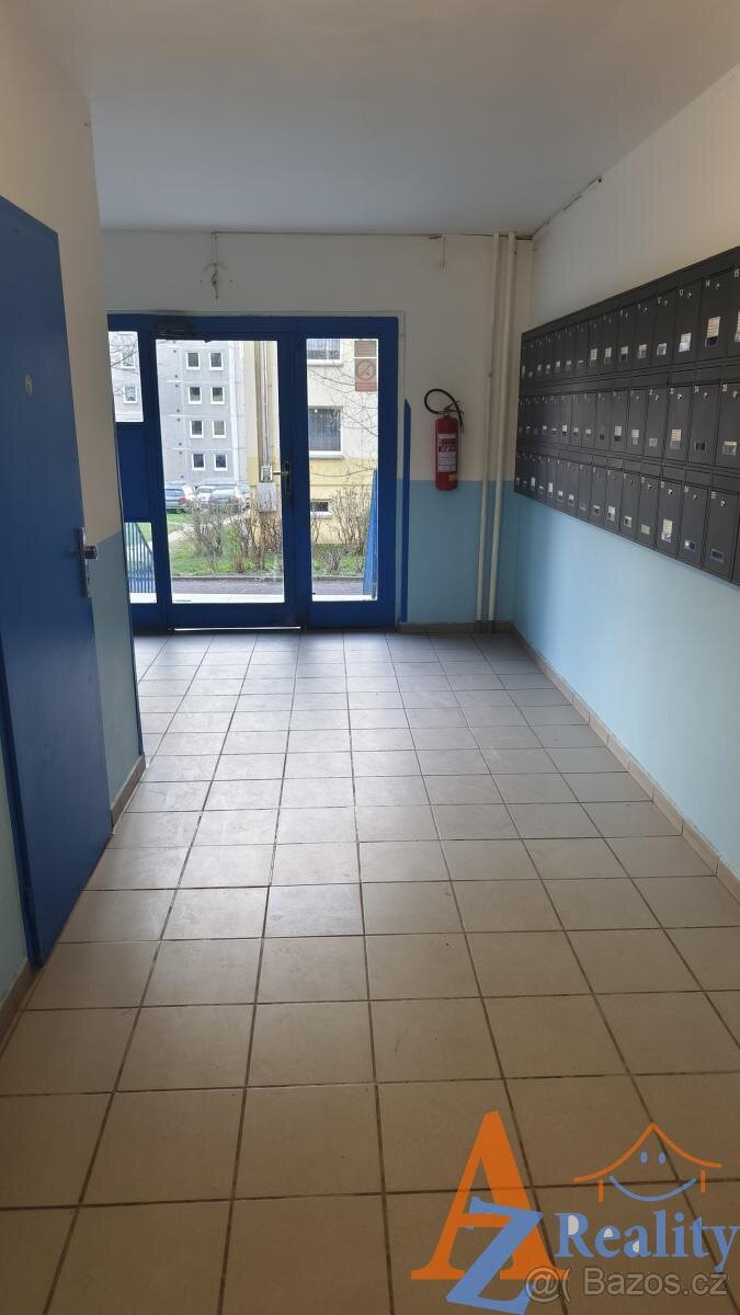 Nabízíme pronájem prostorné bytové jednotky 1+1, OV, V Sídli - 9