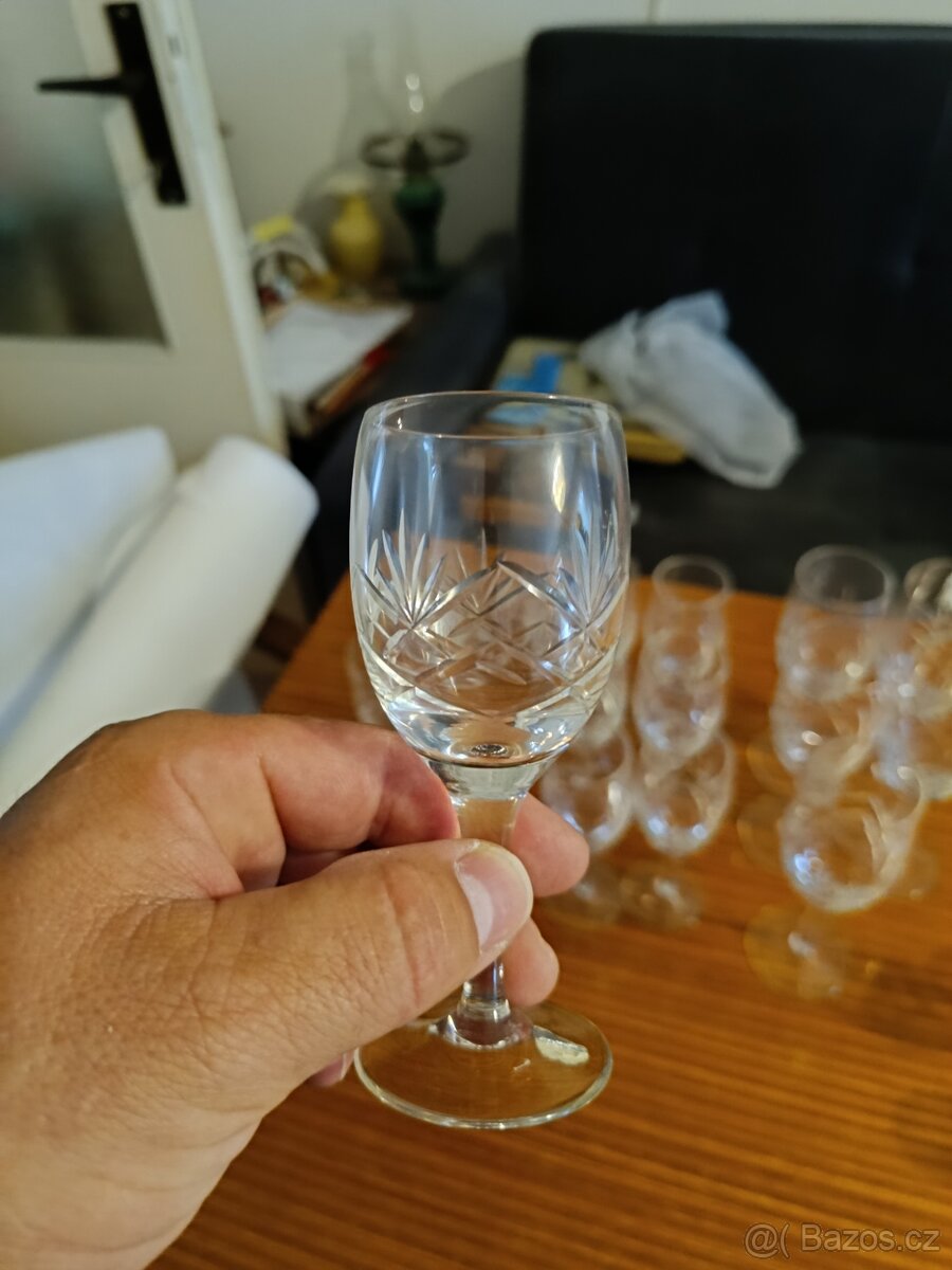 Sada broušených skleniček - 9