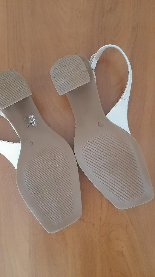 Smetanové celokožené sandály vel: 41, zn: QUAZI - 9