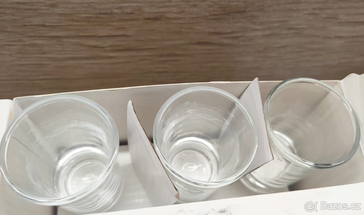 dřevěný nosič na 6 panáků - 9