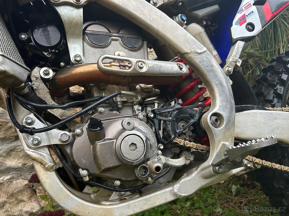 Yamaha YZ250F - 9