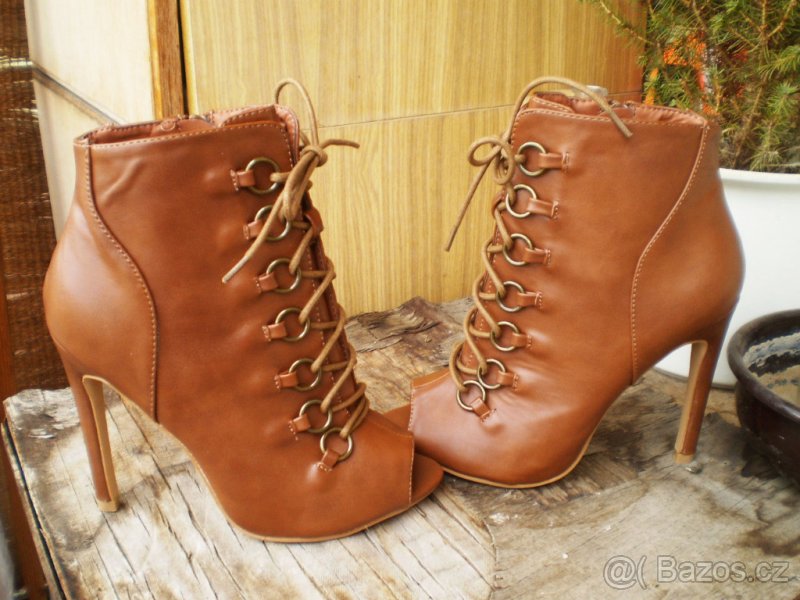 Nové dámské boty Bally Lug Kitten - 9