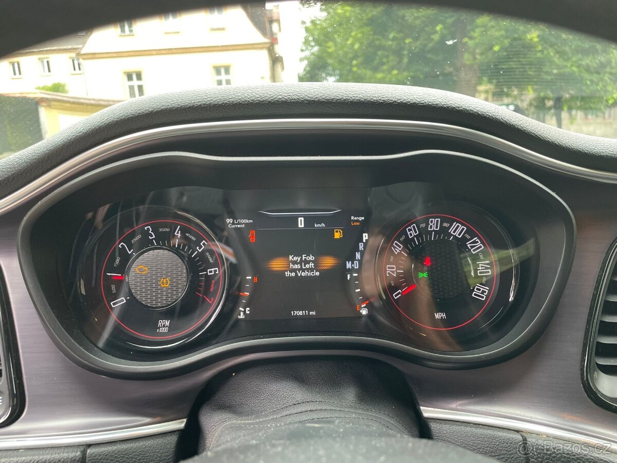 SLEVA DO 31.12.2025 Dodge Challenger 3.6 V6, nová STK, - 9
