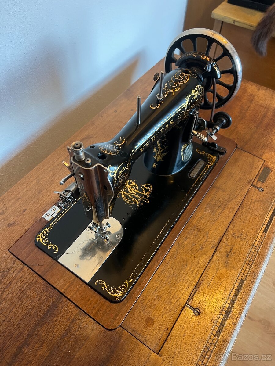 Šicí stroj Veritas v krásném stavu - 9