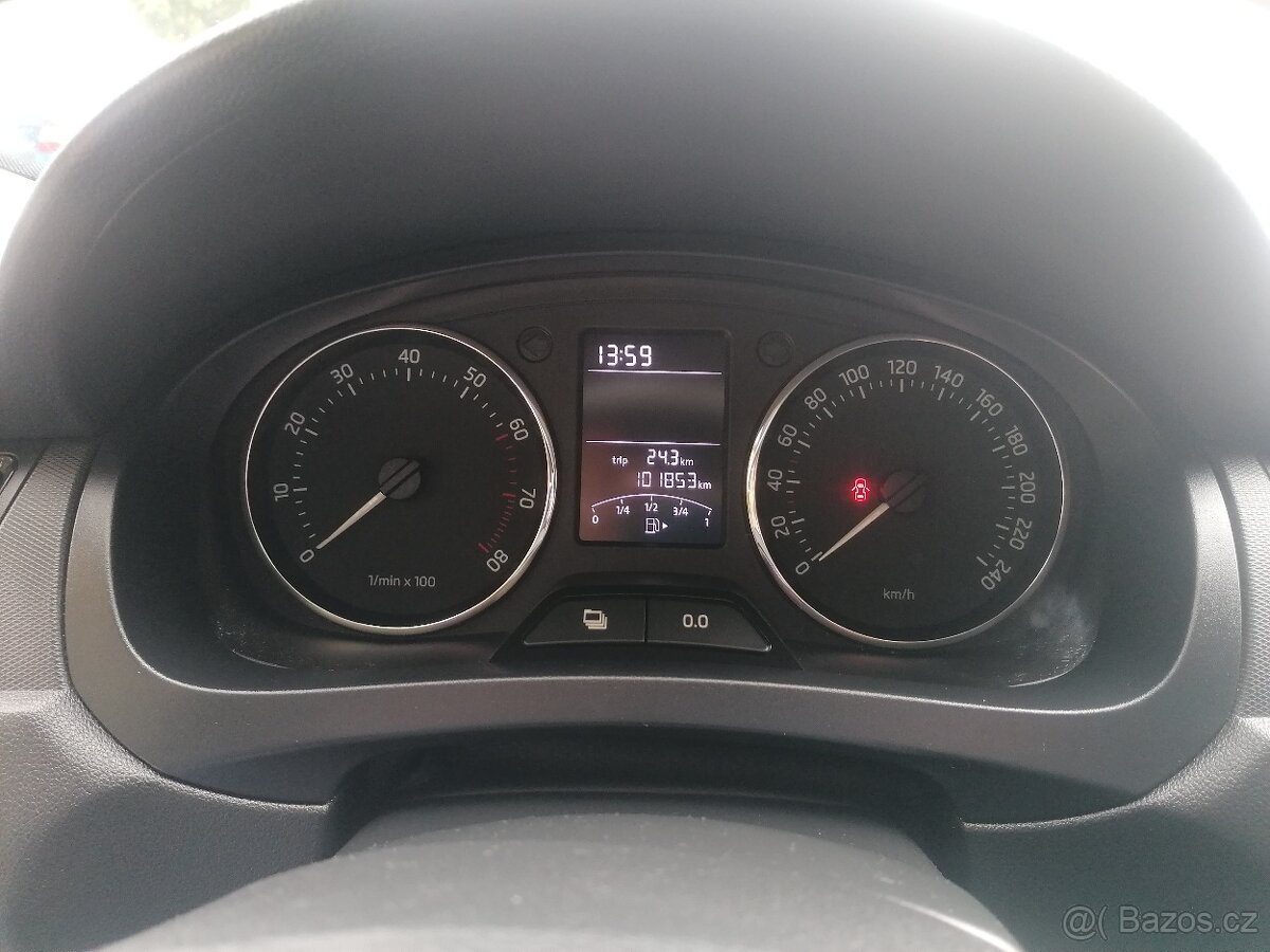 Škoda Rapid 1.2tsi, CZ, 1 majitel, 102tkm - 9