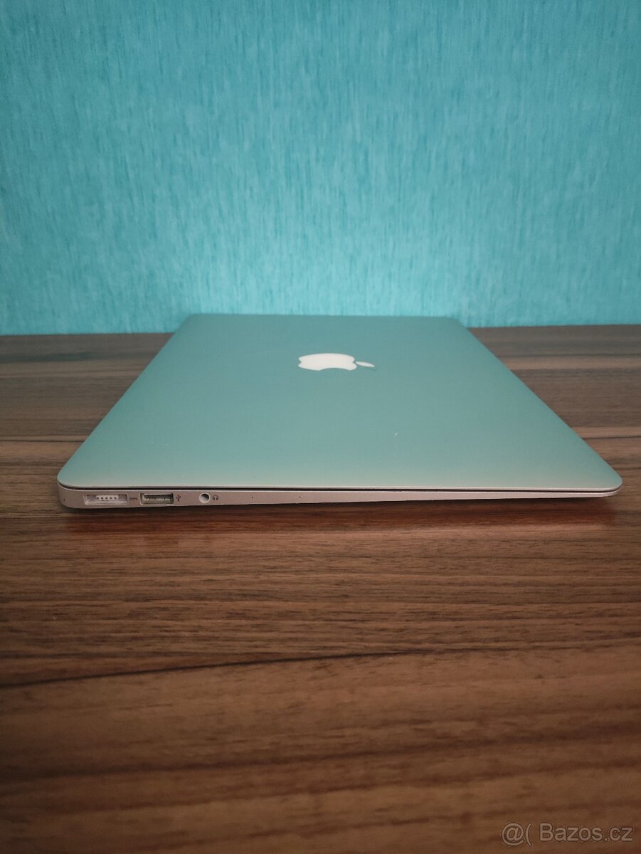 MacBook Air 2017 | i5 • 8GB • 128GB - 9