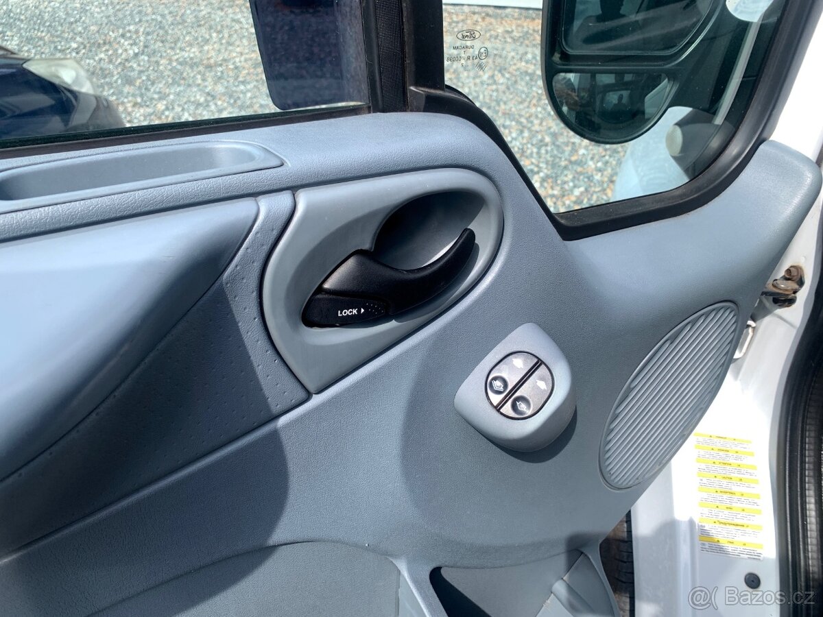 FORD TRANSIT 2,2 TDCi 74 kW 280 SWB KOMBI 6MÍST - 9