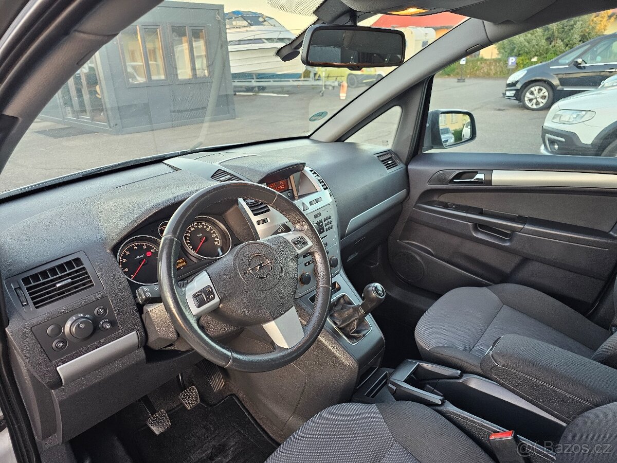 OPEL ZAFIRA 2012 1.6 85kW FAMILY 7 MÍST,VÝHŘEVY,SENZORY,TEMP - 9