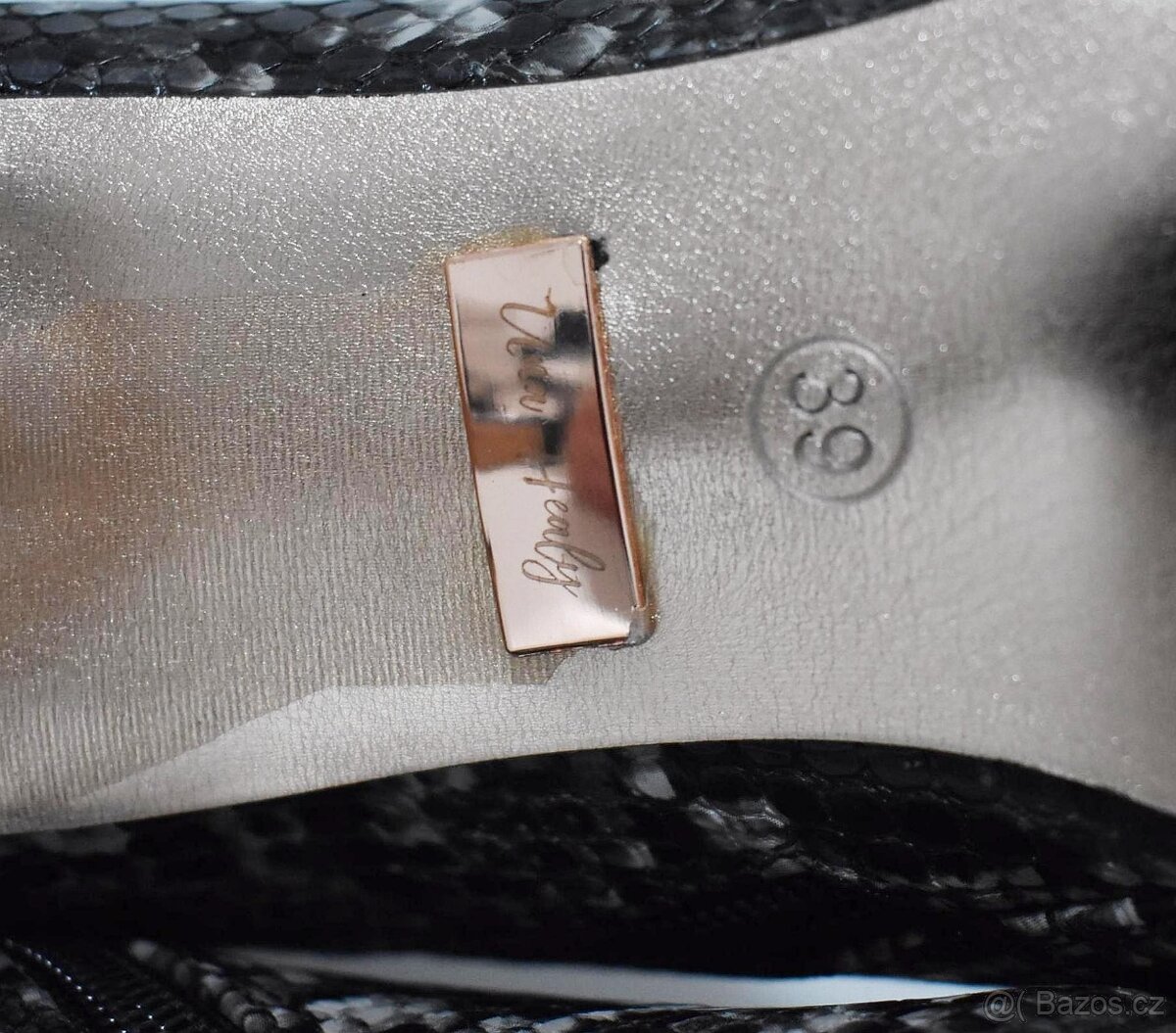 Dámské kotníkové boty na podpatku, vel. 39 - 9