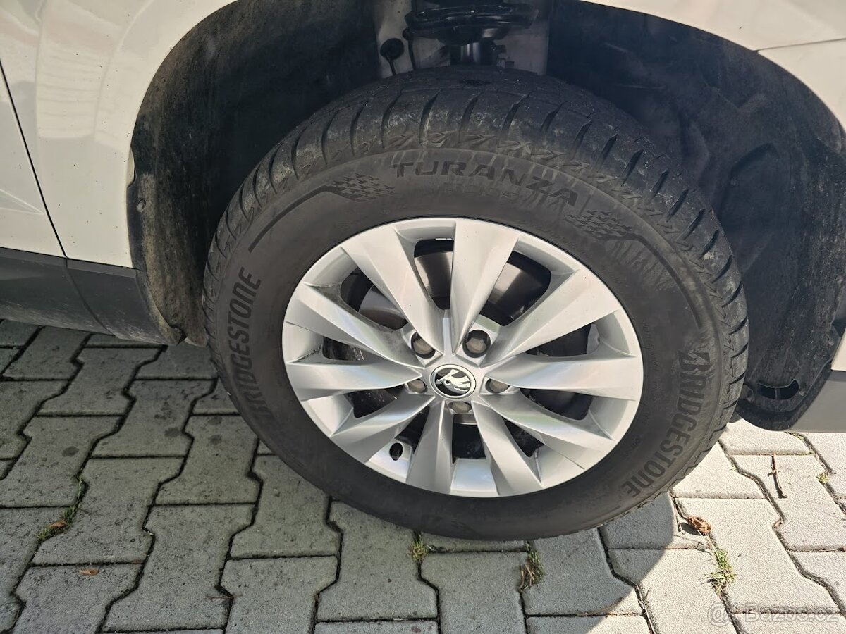 OSOBNÍ ŠKODA KOMBI KAROQ r.2021 - 9