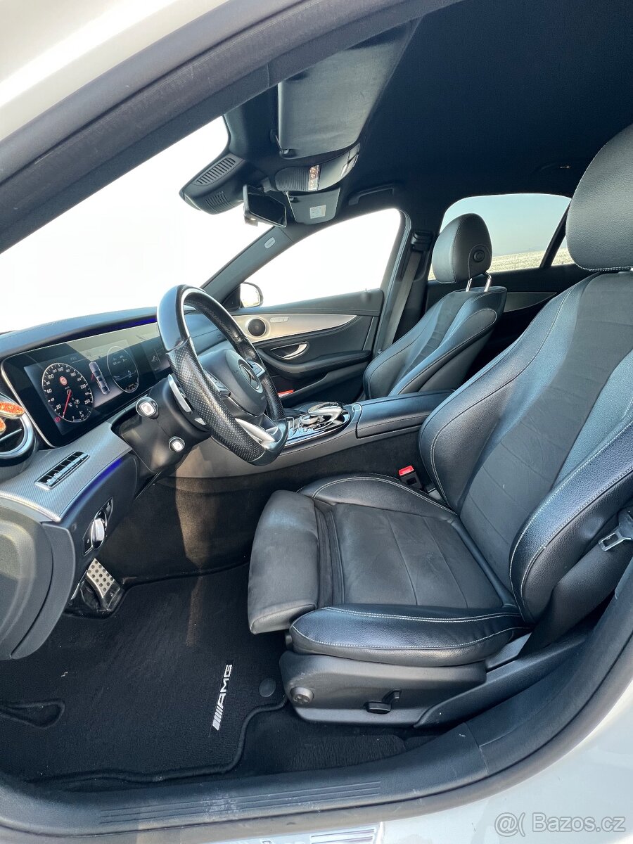 Mercedes-Benz E220d 4Matic / AMG Line /Dph - 9