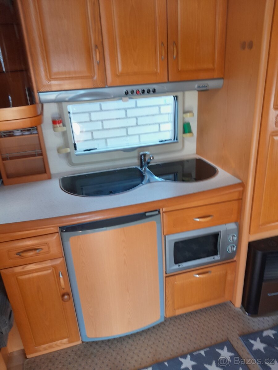 Prodám karavan Hobby 560 Excellent Easy s movery - 9