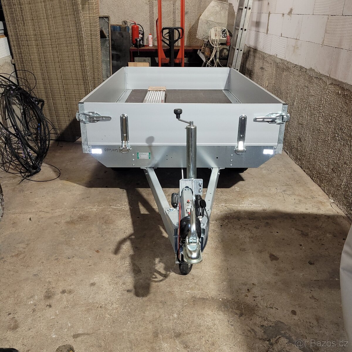 Brzděný přívěs EDUARD 4 - 9