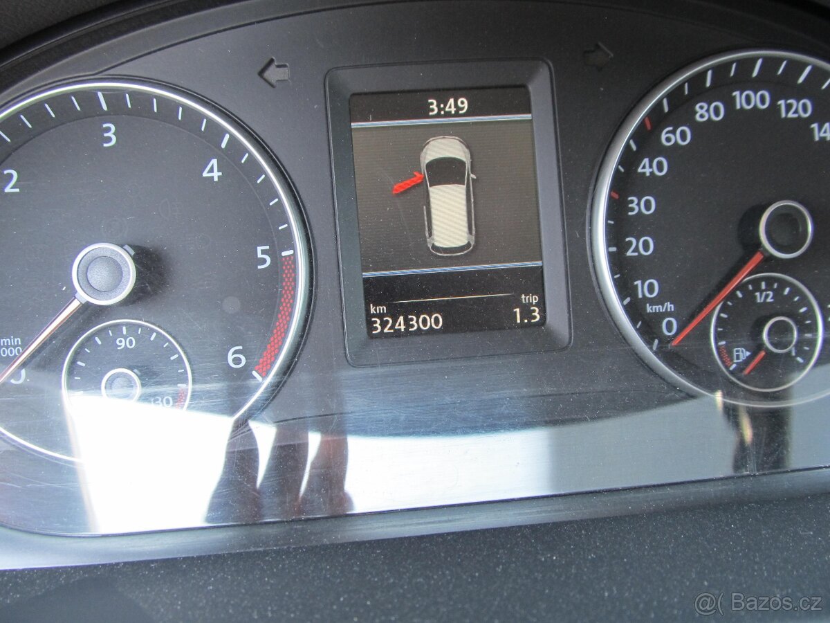 Volkswagen Touran 2.0 TDI 7 míst - 9